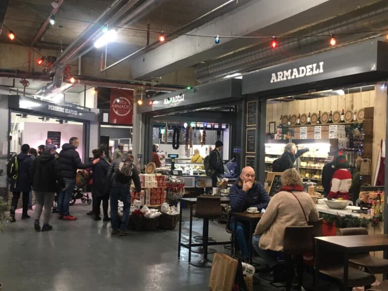 Late-night indoor food market returns